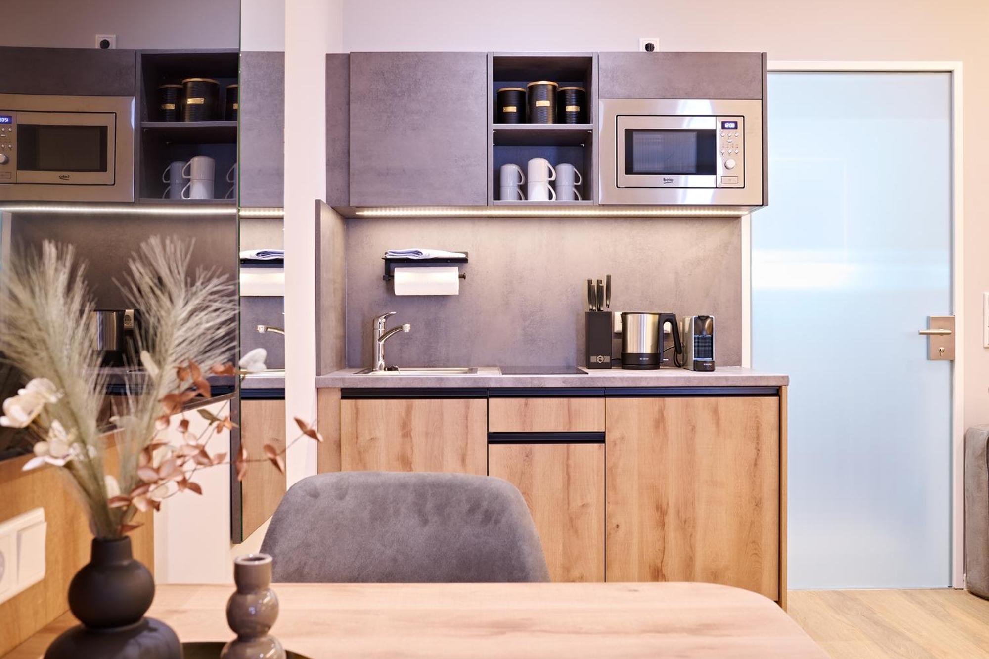Xzllenz Traum Studio-Apartment, Frei-Parken, U-Bahn, Kueche Nuremberg Exterior photo